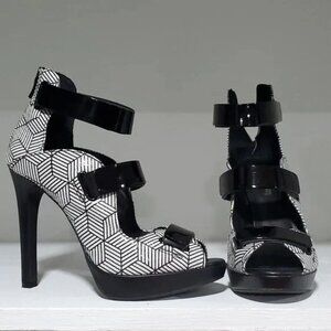 Generation Strap Sandals ~ Black & White Print
